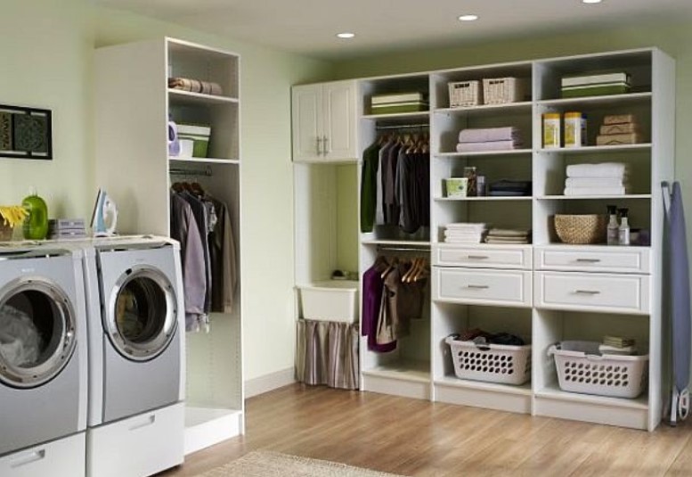 Master Suite Laundry Room 